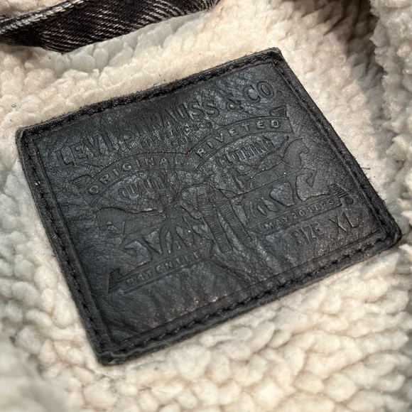 Levi’s Sherpa Denim Jacket - Picture 4 of 15